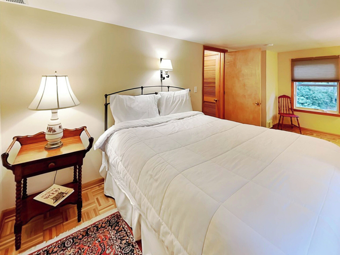 Bedroom 3, Arbutus Trail, Garrett