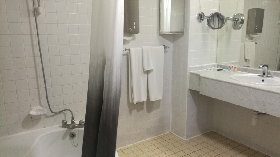 Bathroom 3