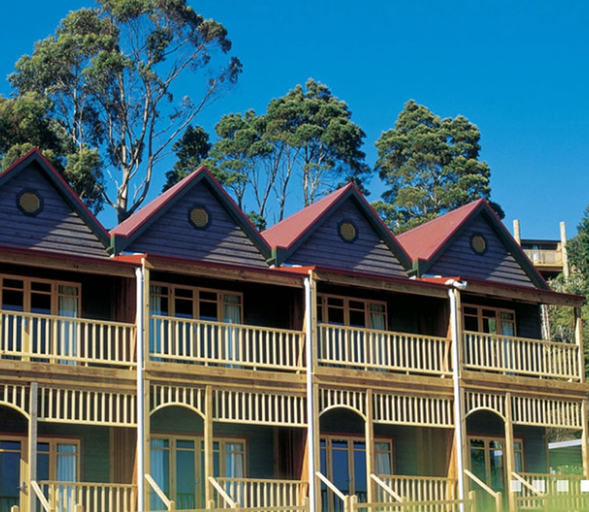 Exterior & Views