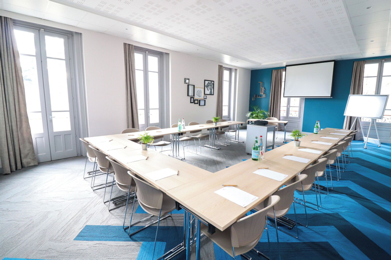 Business Facilities 19
