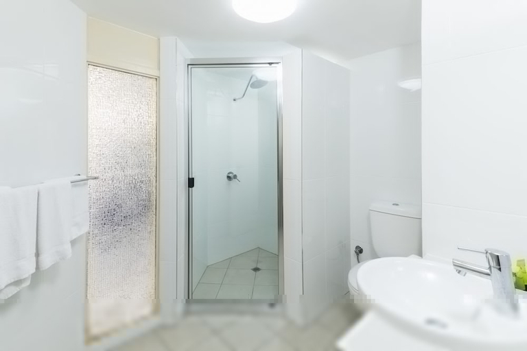 Bathroom 3, BALACLAVA HOTEL, Cairns