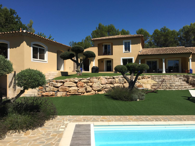 Others 3, Villa Sanata, Var