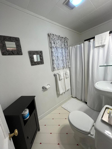 Bathroom 15