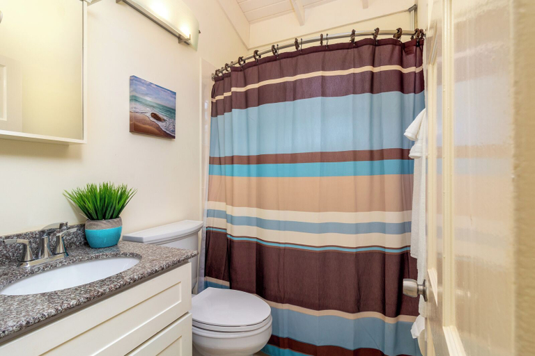 Bathroom 3, 5 Bedroom Haven in Draxhall