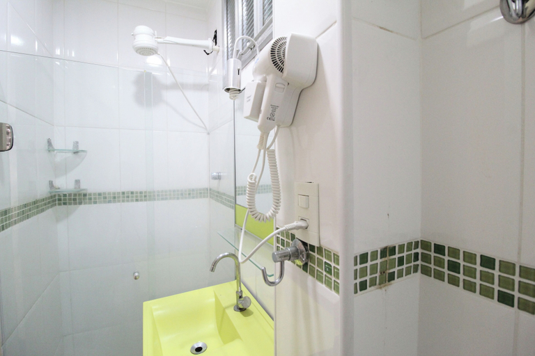 Bathroom 3, A-3806, Rio de Janeiro