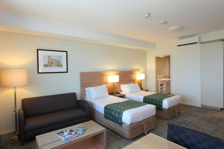 Bedroom 3, Bunbury Hotel Koombana Bay, Bunbury