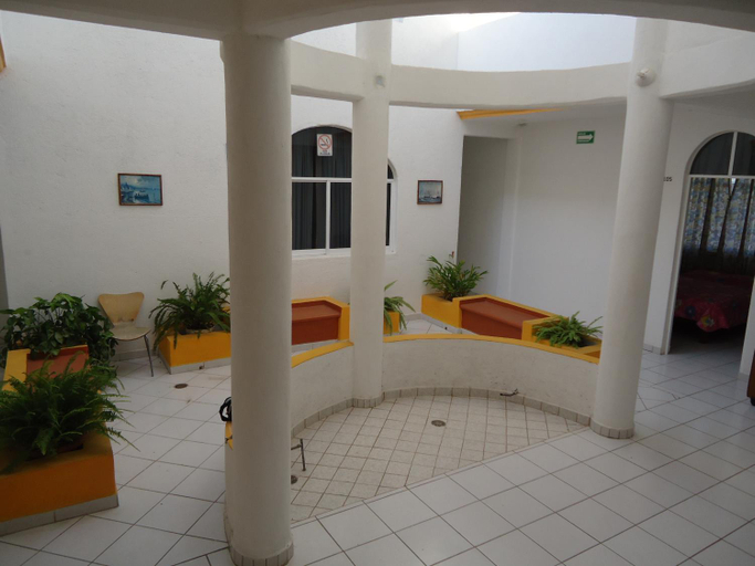 Others 5, Hotel CZ, Dist. Pochutla