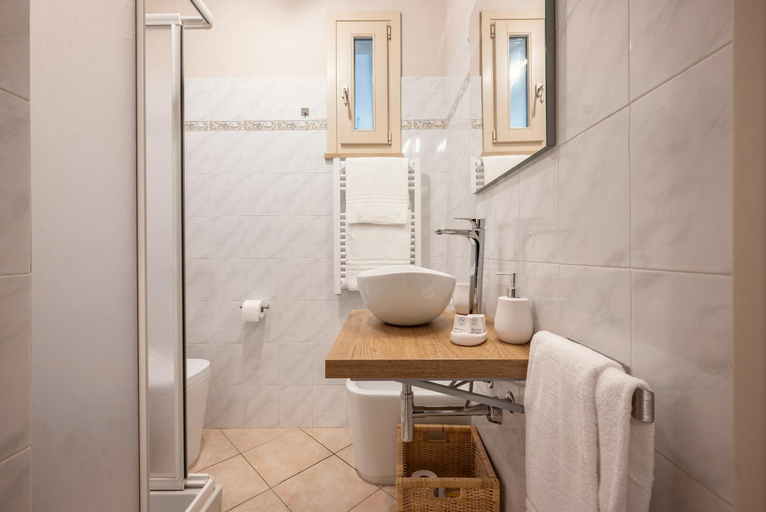 Bedroom 2, Zefiro Apartments, Livorno