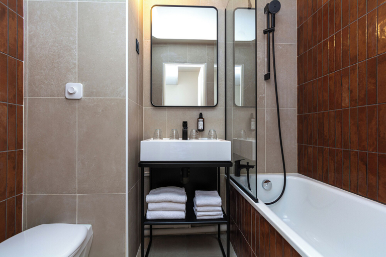 Bathroom 4, Grand Hôtel de la Seine, Seine-Maritime