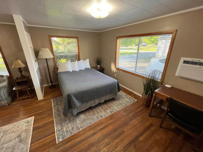 The Cascade Motel, Hood River