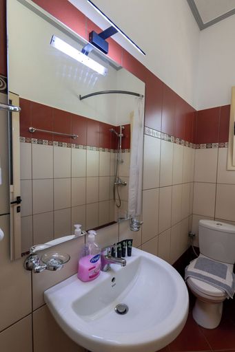 Bathroom 5, Vila Vasili, Sarandës