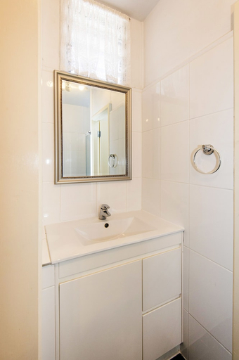 Bathroom 3, Mid City Motor Inn, Mackay - Pt A