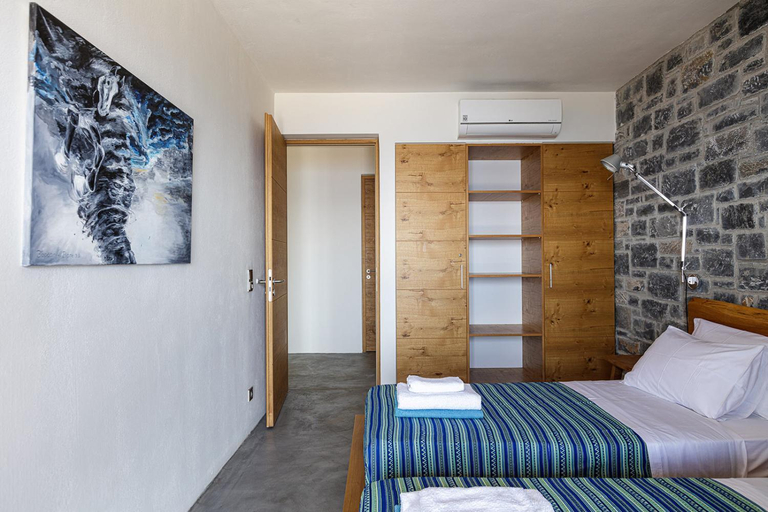 Others 4, Lagremha Villa, Crete