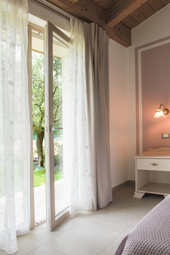 Others 4, Paradiso degli Ulivi B&B, Verona