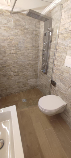 Bathroom 2, Le case di Roberto, Bari