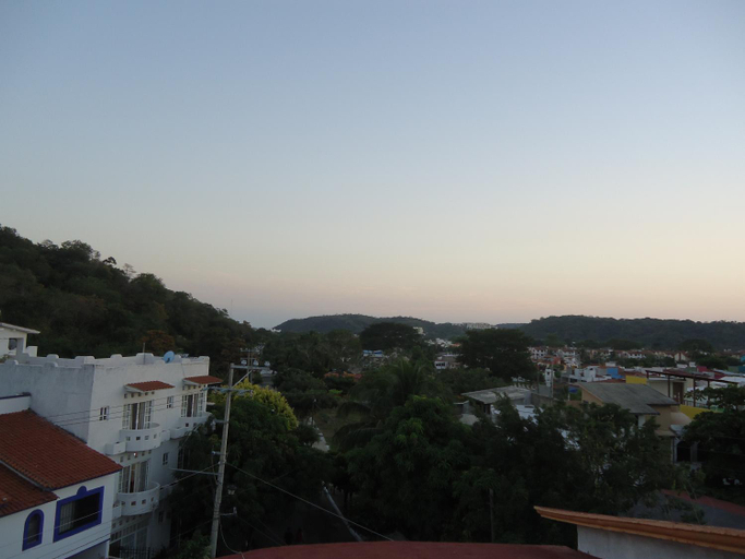 Others 4, Hotel CZ, Dist. Pochutla