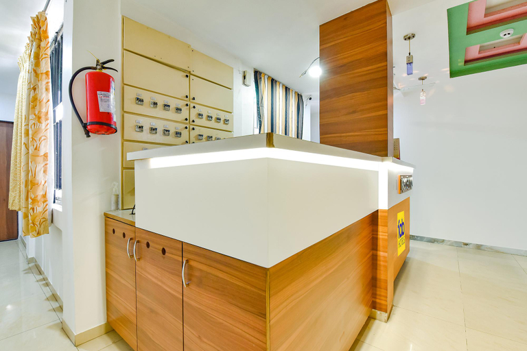 Public Area 2, FabHotel Raj Ratna - Nr. Ashram Road, Ahmadabad