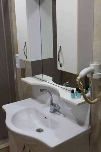 Bathroom 3, Hotel Özsefa, Bakırköy