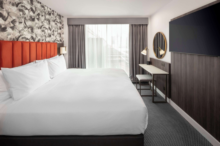 Bedroom 3, DoubleTree by Hilton Manchester - Piccadilly, Manchester
