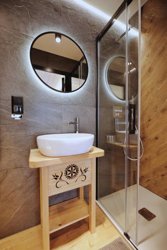 Bathroom 3, Willa Palider, Tatra
