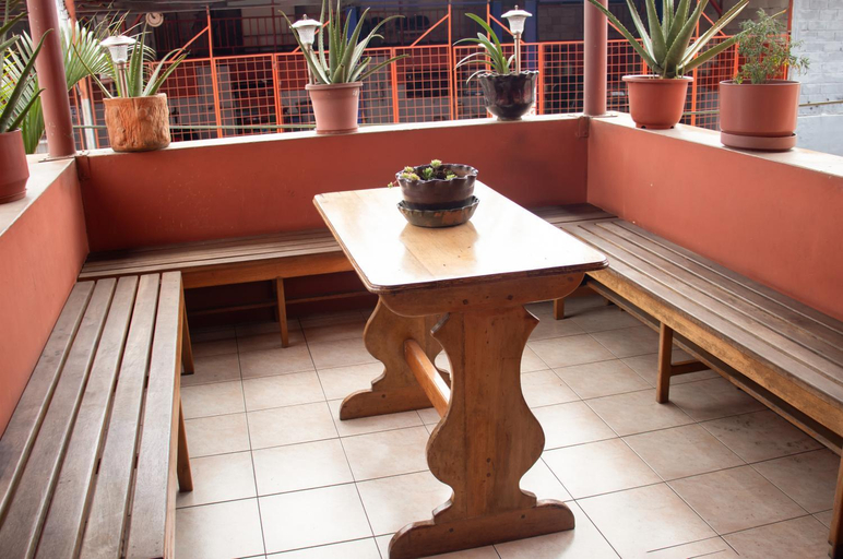 Others 4, Hotel Colonial, Pastaza