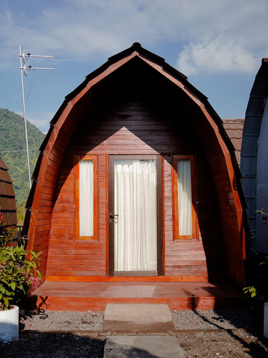 Exterior 2