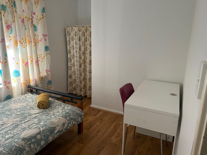 Bedroom 2, Single room share bathroom and kitchen, Canning