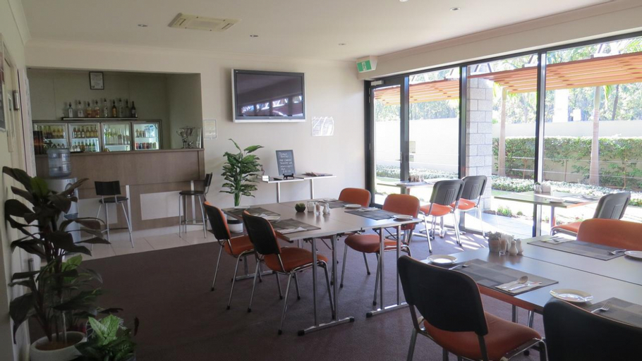 Food & Drinks 4, Johnson Road Motel, Browns Plains