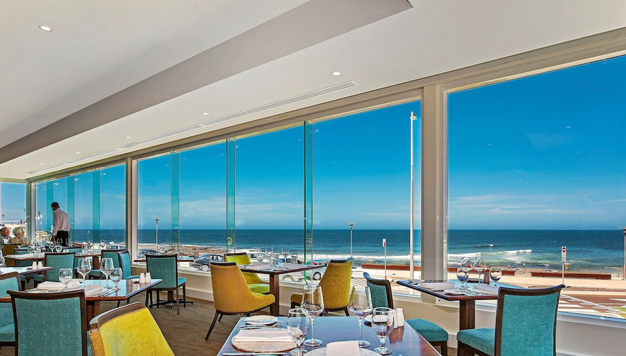 Food & Drinks 3, Noahs On The Beach, Newcastle - Inner City