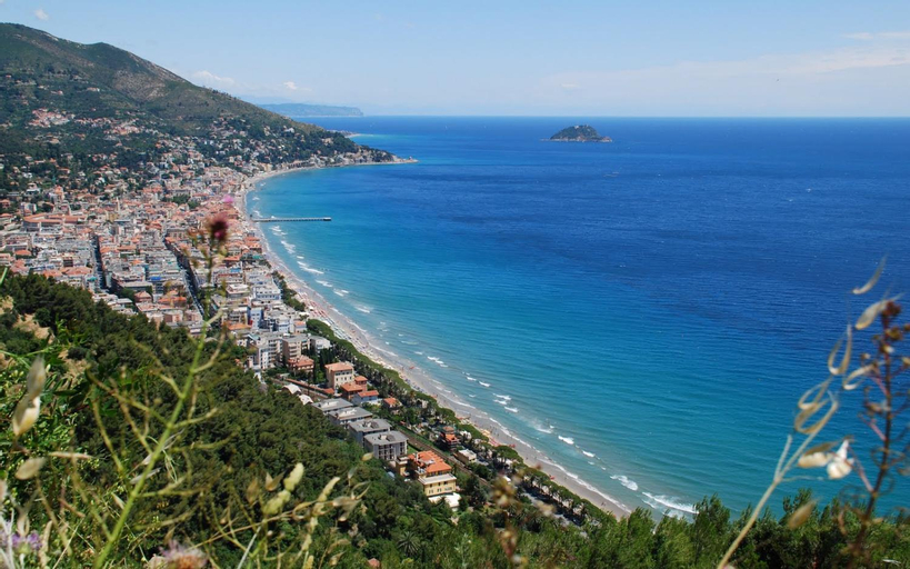 Exterior & Views 5, [550 metri dal mare] Relax vicini a tutto, Savona