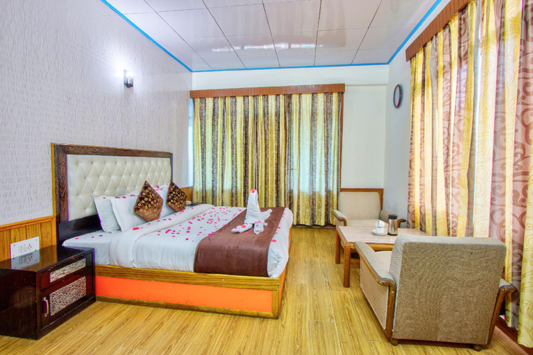 Bedroom 2, Hotel Royal, Kullu