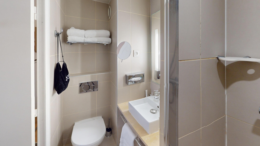 Bathroom 4, Best Western Hotel Opéra Drouot, Paris