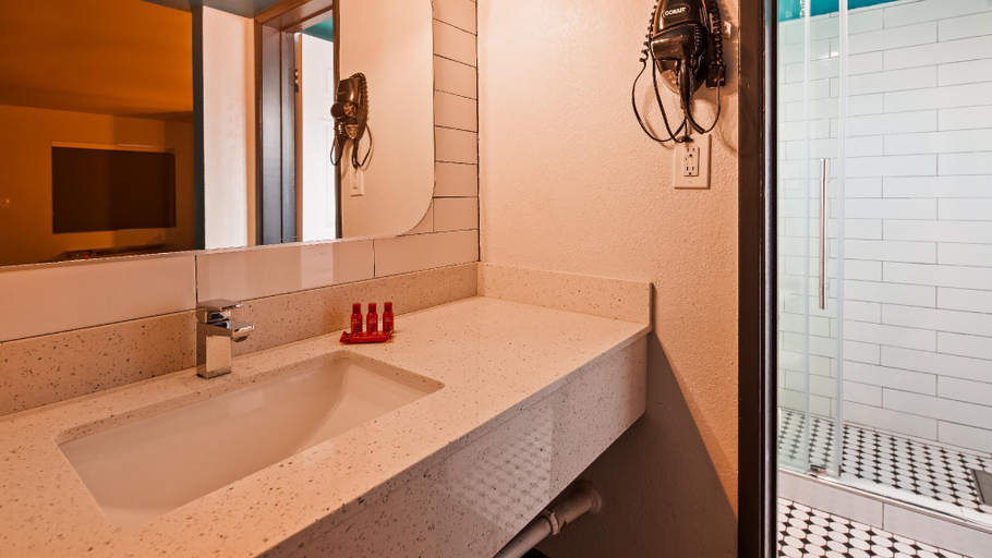 Bathroom 3, Hotel Phoenix Downtown, Maricopa