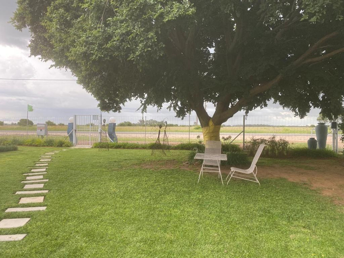 Others 4, Biekiesvlei, Ngaka Modiri Molema