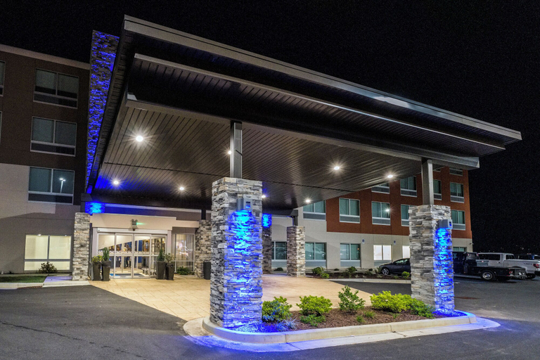 Exterior & Views 2, Holiday Inn Express & Suites COMMERCE by IHG, Banks