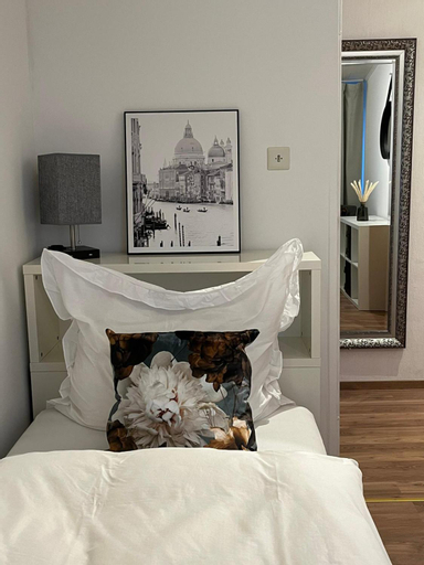 Bedroom 2, CASA INN ParkView - Relax & Chill - Perfect for Business Travel, Weekend Trip, Family&Friends, Dogs , Limburg-Weilburg