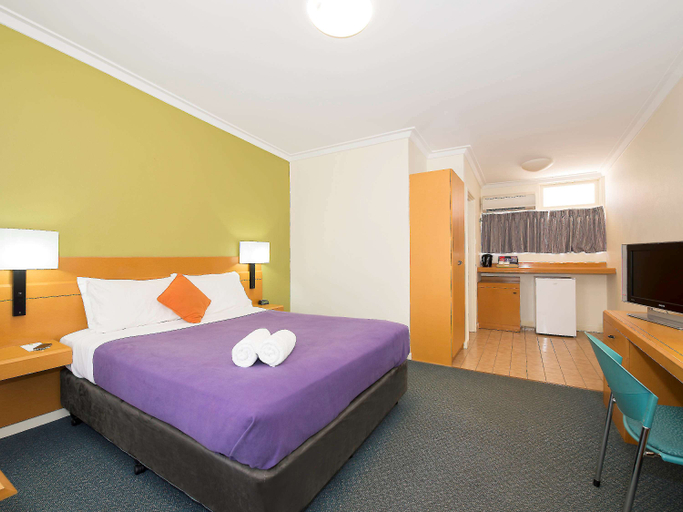 Bedroom 3, ibis Styles Geraldton, Greenough