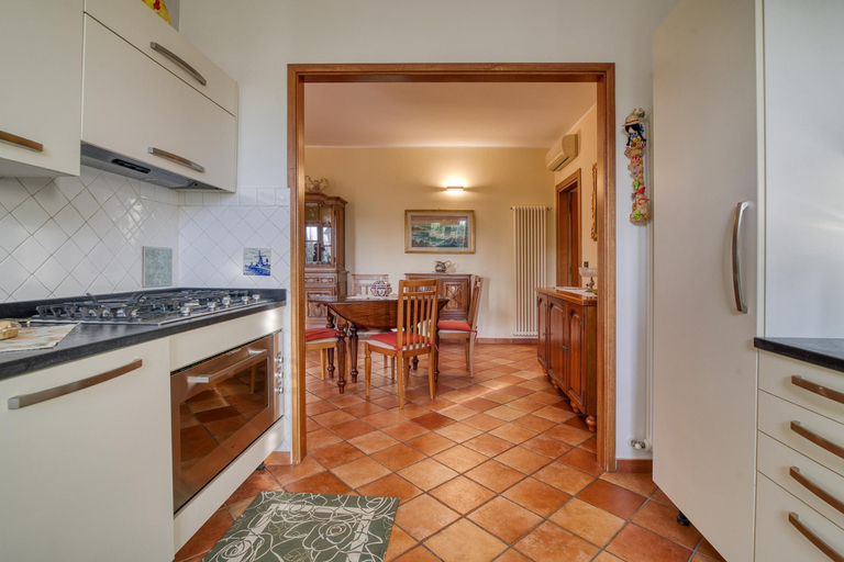 Room 2, La Casetta Sull Albero 900m From the sea, Savona