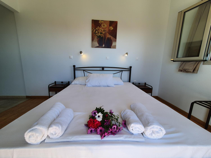 Others 2, Tasos Rooms, Peloponnese