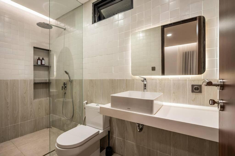Bathroom 14