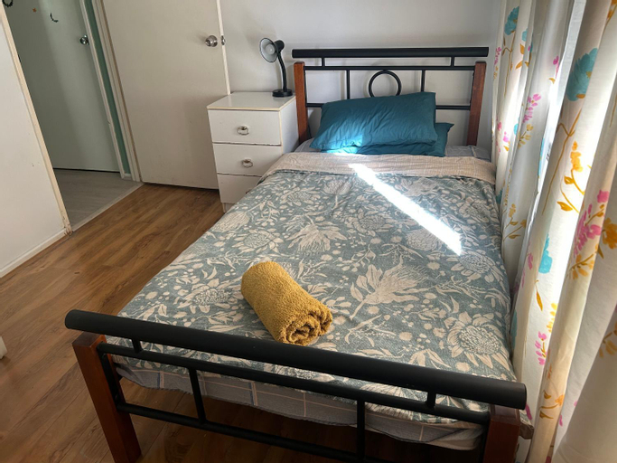Bedroom 3, Single room share bathroom and kitchen, Canning