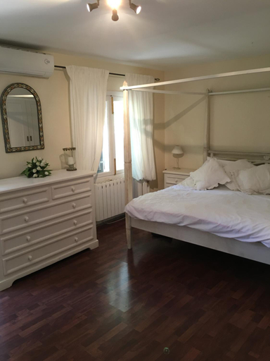 Others 5, Villa Santa Lavinia, Baleares