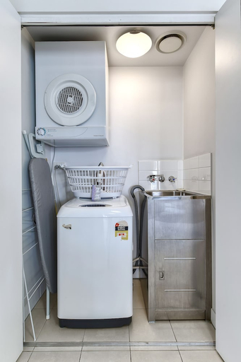 Bathroom, SKD Suites, Spring Hill