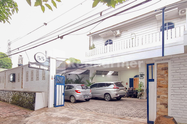 Exterior & Views 9