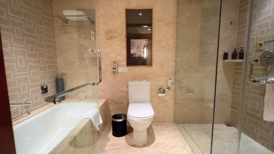 Bathroom 5, Shanghai Yuehua Grand Hotel, Shanghai