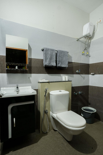 Bathroom 2, Swapna Home Suites, Ernakulam