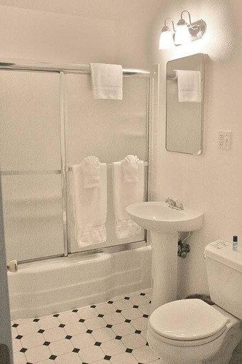 Bathroom 20