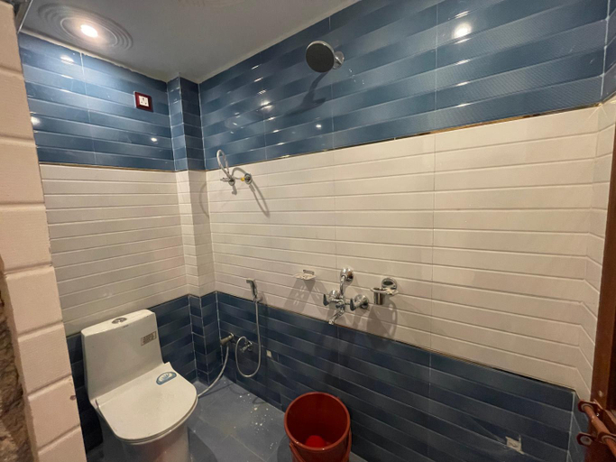 Bathroom 5, Govind Atithi Grah, Faizabad