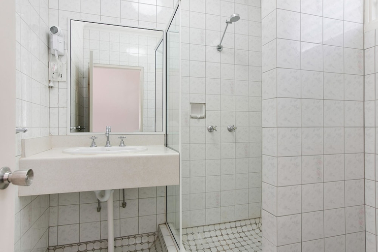 Bathroom 4, Comfort Inn Cairns City, Cairns