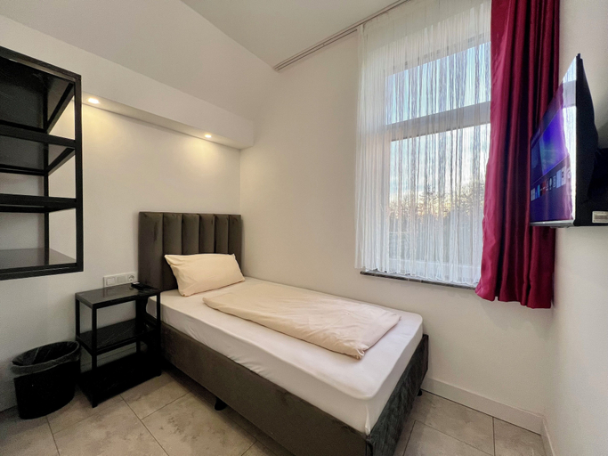 Bedroom 3, Durmaz Hotel, Region Hannover